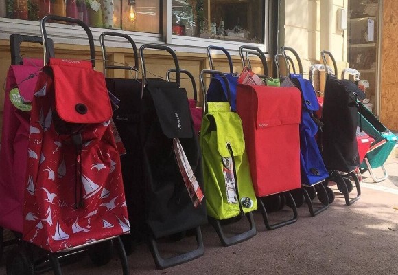 Personnalisez votre sac cabas pour un look unique